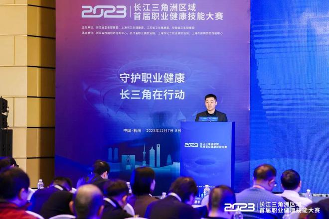 判桌上依然 判桌上依然